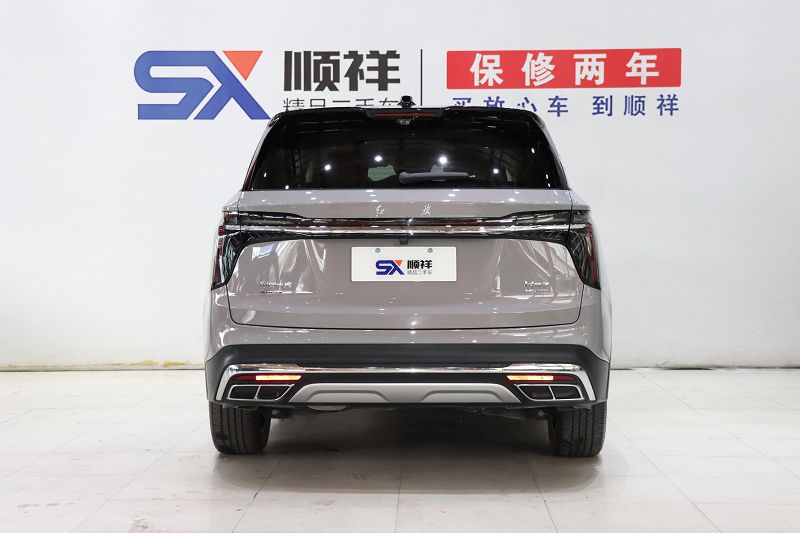 红旗HS7 2023款 2.0T 自动四驱旗领版 七座