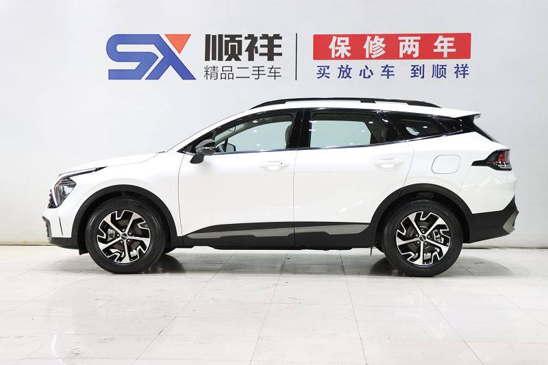 起亚狮铂拓界 2023款 1.5T 两驱尊贵版