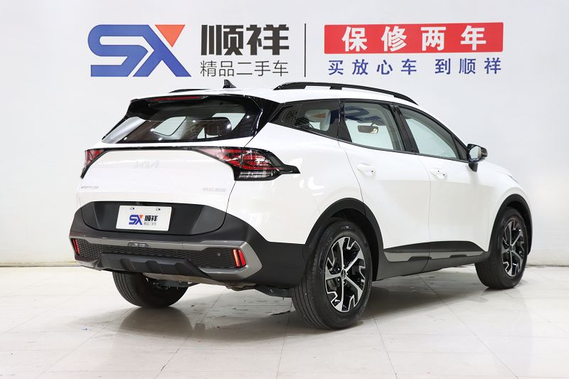 起亚狮铂拓界 2023款 1.5T 两驱尊贵版