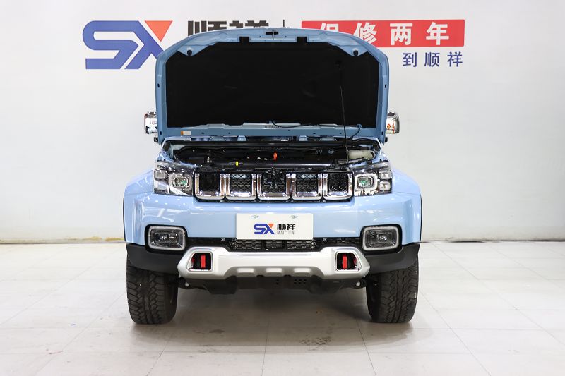 北京BJ40 2024款 2.0T 城市猎人荣耀版