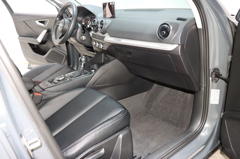 奥迪Q2L 2021款 35 TFSI 进取动感型