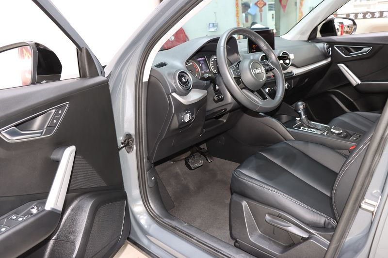 奥迪Q2L 2021款 35 TFSI 进取动感型