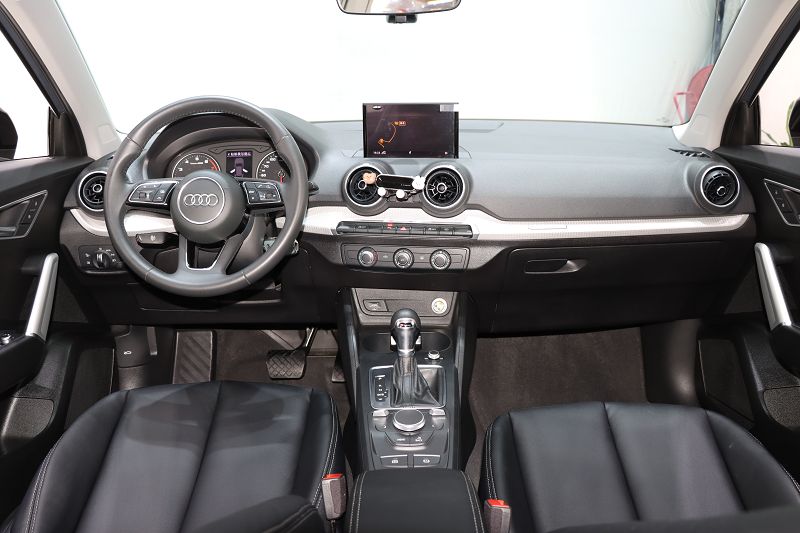 奥迪Q2L 2021款 35 TFSI 进取动感型