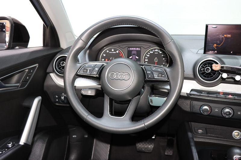 奥迪Q2L 2021款 35 TFSI 进取动感型