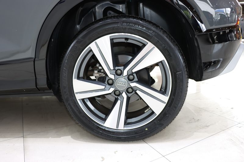 奥迪Q2L 2021款 35 TFSI 进取动感型