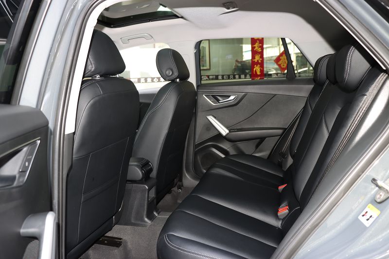 奥迪Q2L 2021款 35 TFSI 进取动感型