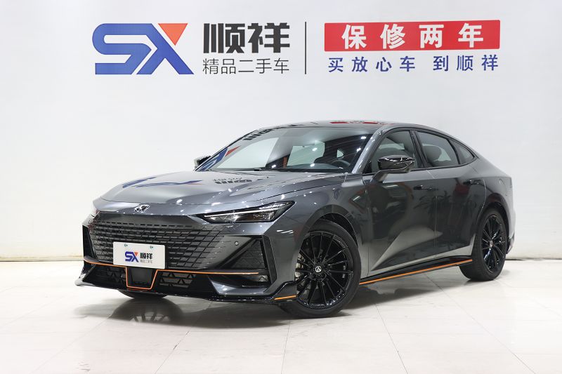 长安UNI-V 2022款 1.5T 运动版