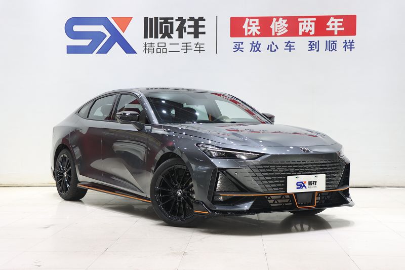 长安UNI-V 2022款 1.5T 运动版