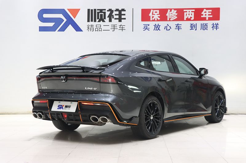 长安UNI-V 2022款 1.5T 运动版