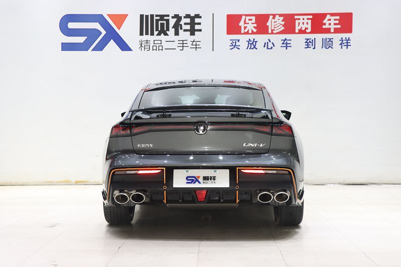 长安UNI-V 2022款 1.5T 运动版