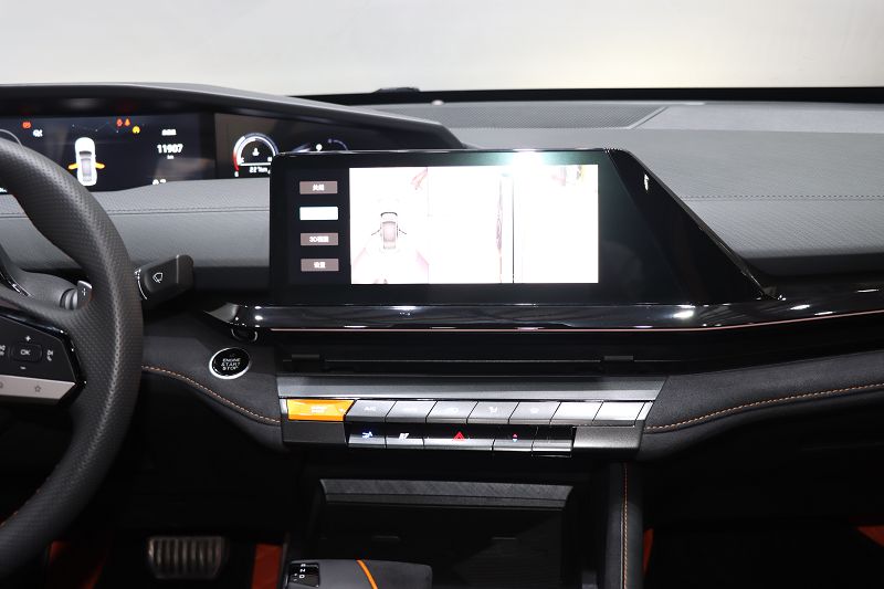 长安UNI-V 2022款 1.5T 运动版