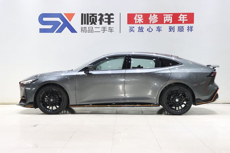 长安UNI-V 2022款 1.5T 运动版