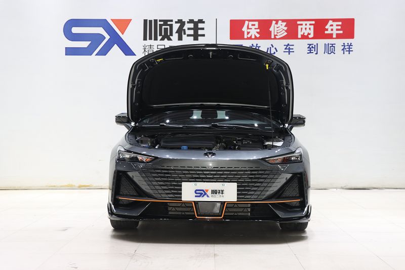 长安UNI-V 2022款 1.5T 运动版