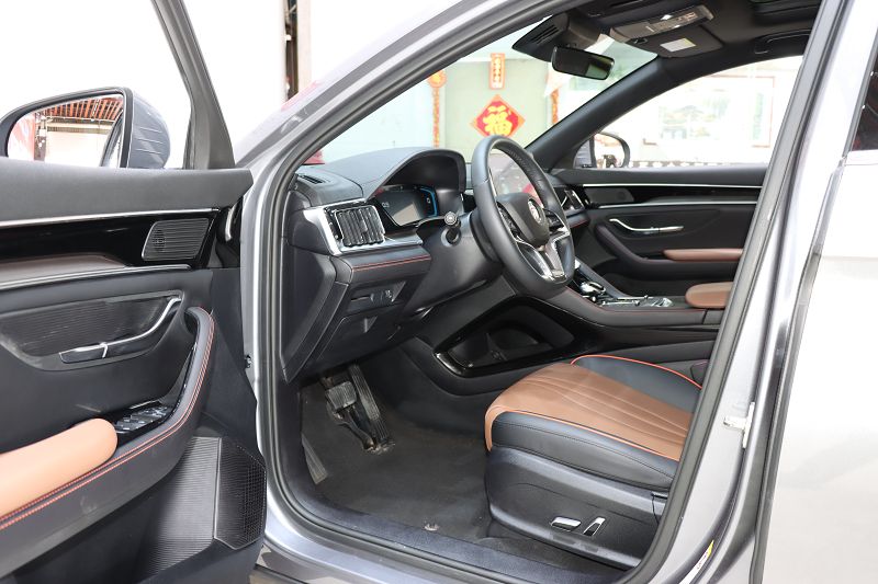 比亚迪 宋PLUS 2020款 1.5T 自动尊贵型