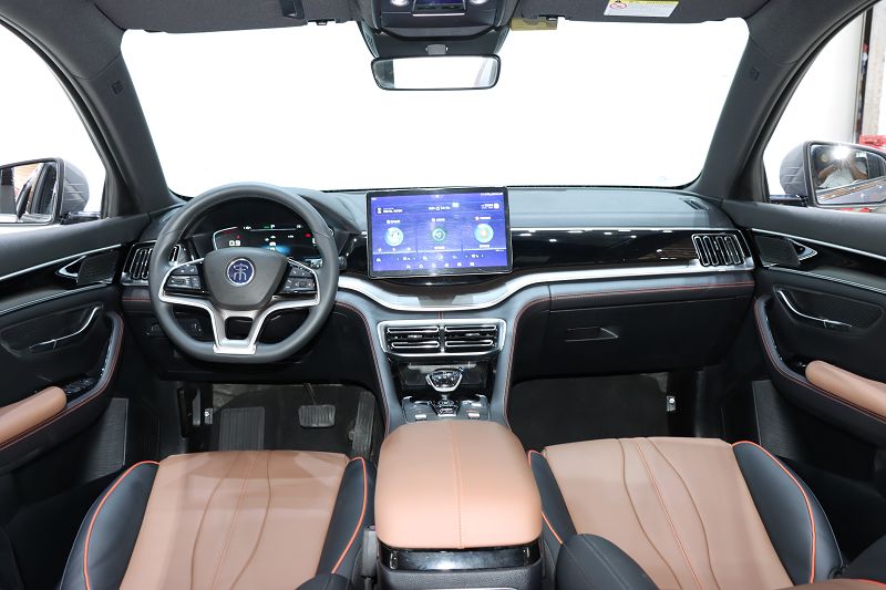 比亚迪 宋PLUS 2020款 1.5T 自动尊贵型