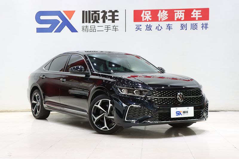 大众 帕萨特 2023款 改款 330TSI 星空豪华版