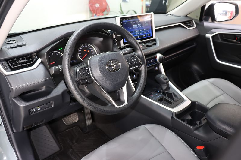 丰田 RAV4荣放 2020款 2.0L CVT两驱都市版