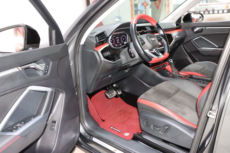 奥迪Q3 2021款 40 TFSI 时尚动感型