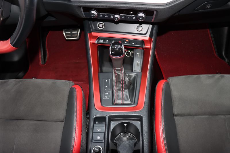 奥迪Q3 2021款 40 TFSI 时尚动感型