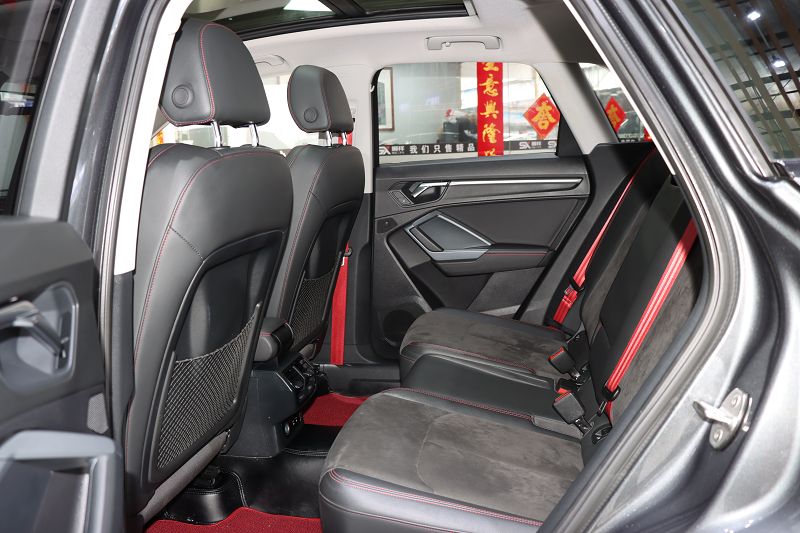 奥迪Q3 2021款 40 TFSI 时尚动感型