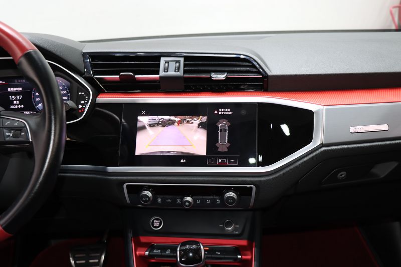 奥迪Q3 2021款 40 TFSI 时尚动感型