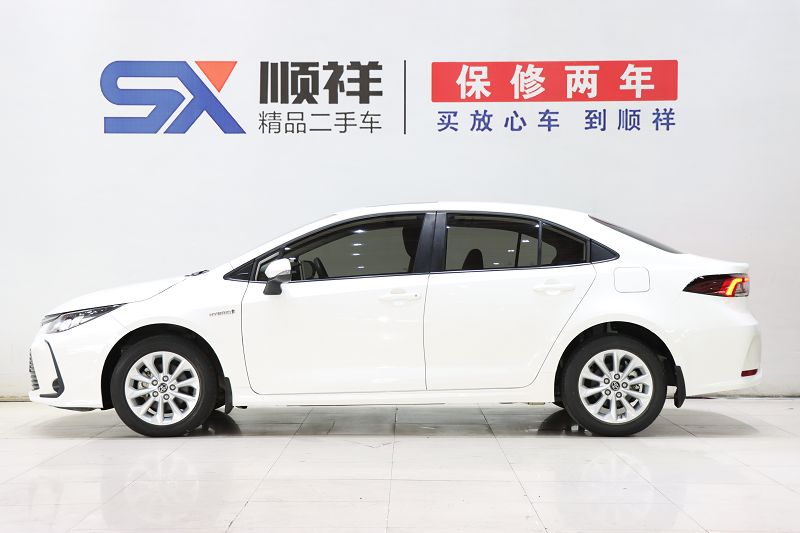 丰田卡罗拉 2021款 双擎 1.8L E-CVT精英版