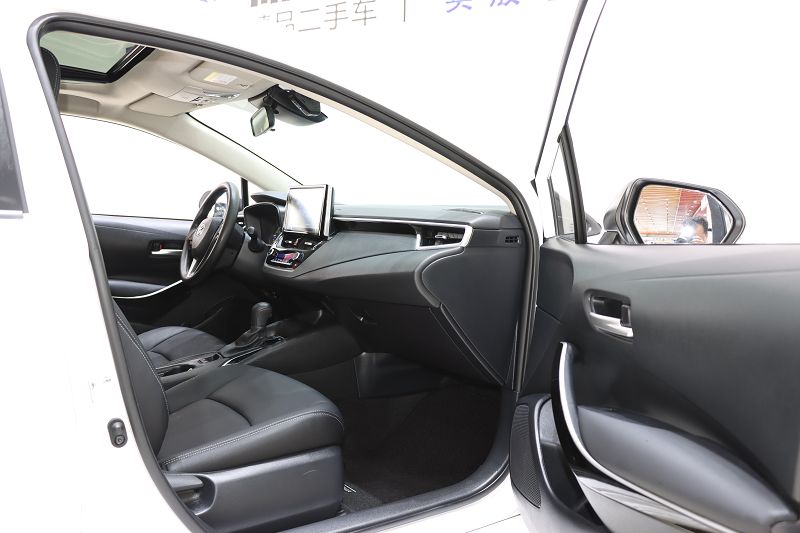 丰田卡罗拉 2021款 双擎 1.8L E-CVT精英版