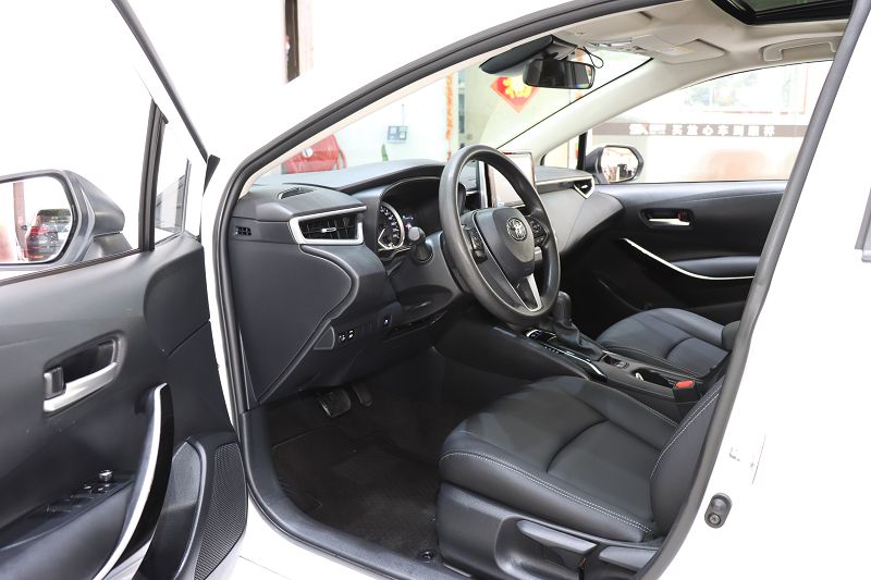 丰田卡罗拉 2021款 双擎 1.8L E-CVT精英版