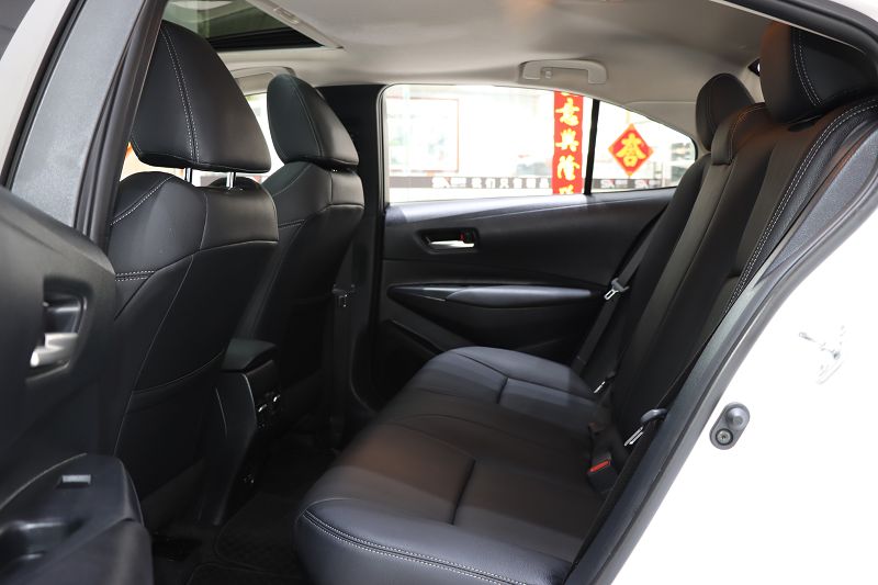 丰田卡罗拉 2021款 双擎 1.8L E-CVT精英版