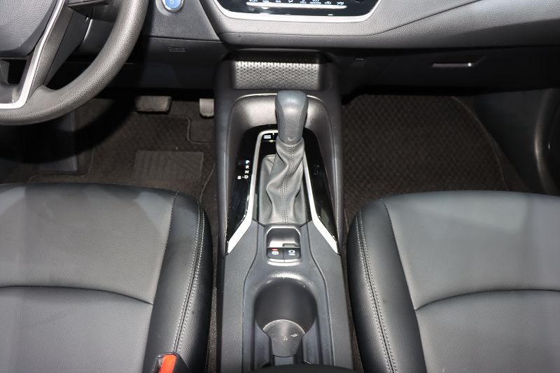 丰田卡罗拉 2021款 双擎 1.8L E-CVT精英版