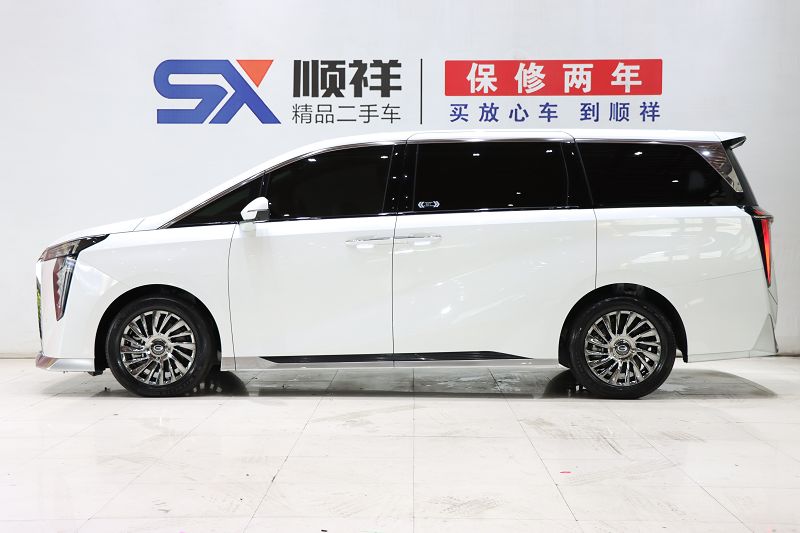 传祺M8 2023款 宗师系列 400T 至尊版
