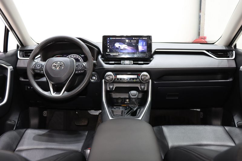 丰田 RAV4荣放 2023款 2.0L CVT两驱风尚版