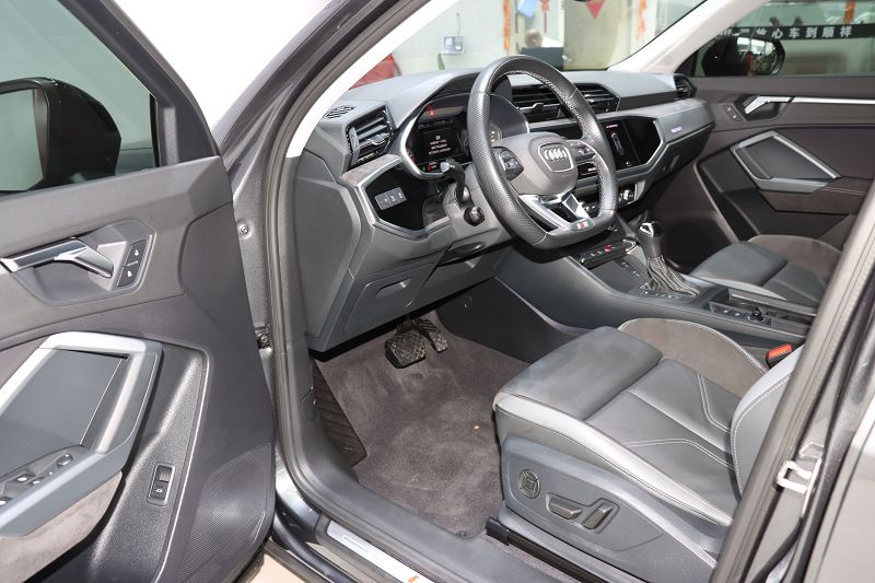 奥迪Q3 Sportback 2023款 40 TFSI 时尚型