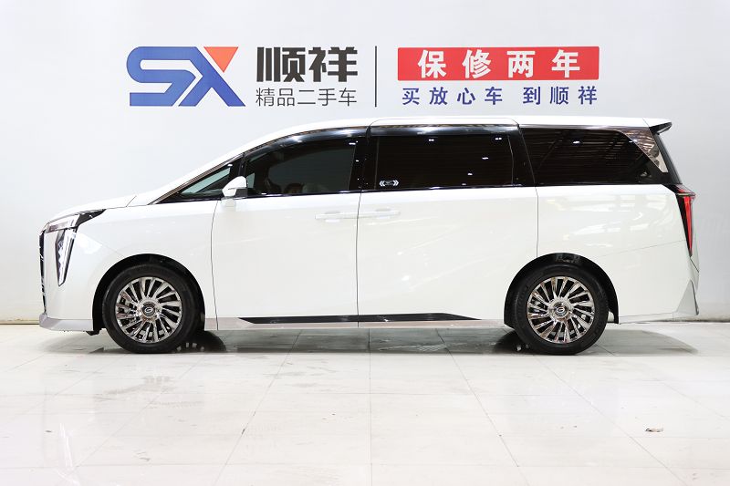 传祺M8 2023款 宗师系列 双擎 御尊版