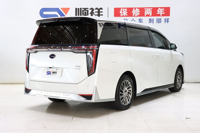 传祺M8 2023款 宗师系列 双擎 御尊版