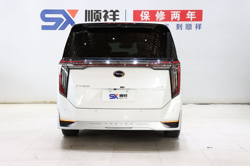 传祺M8 2023款 宗师系列 双擎 御尊版