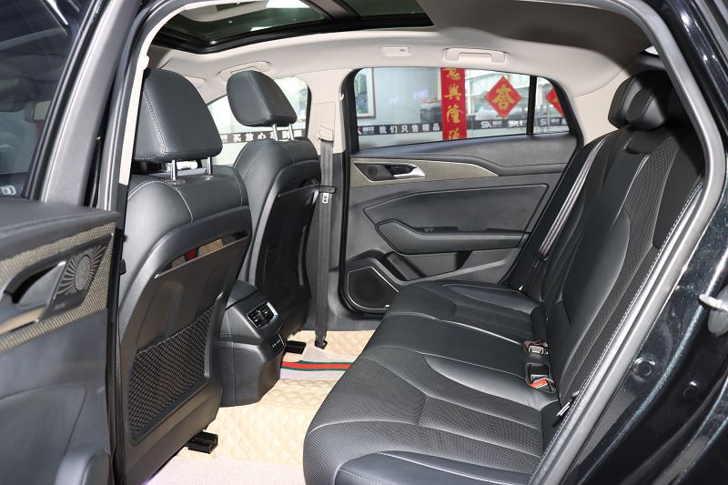 红旗H5 2020款 1.8T 自动智联旗畅版