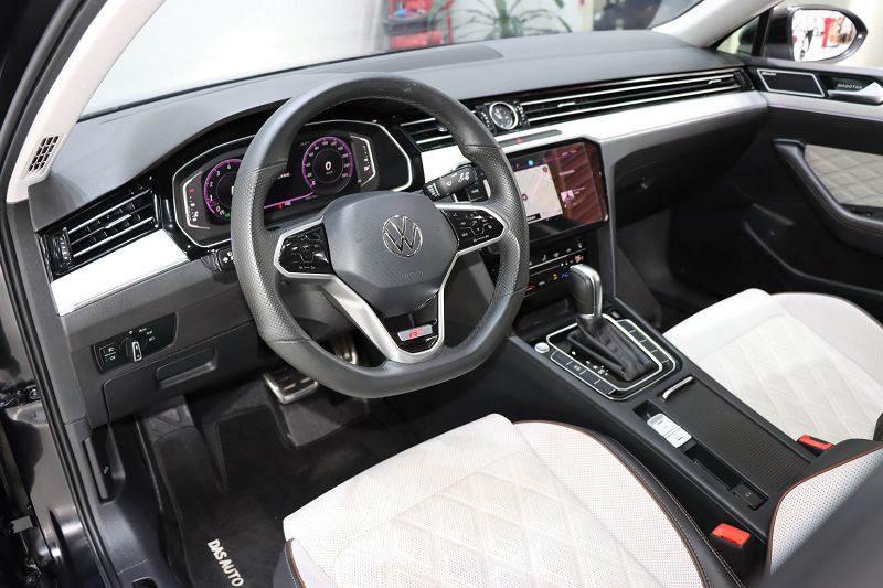 大众 迈腾 2023款 200万辆纪念版 330TSI DSG豪华型