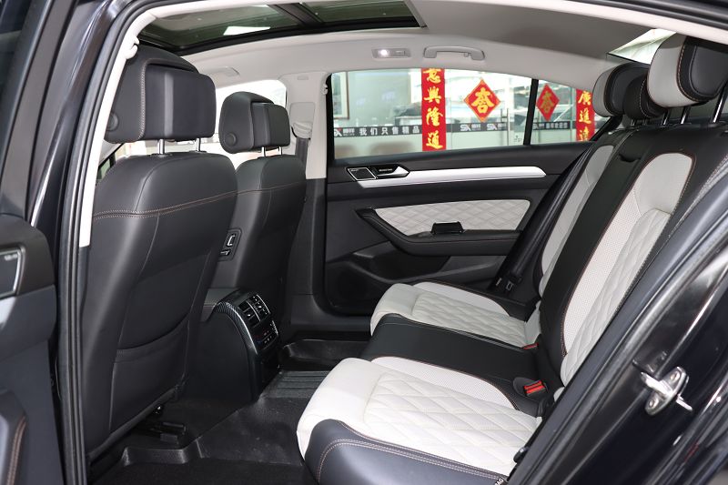 大众 迈腾 2023款 200万辆纪念版 330TSI DSG豪华型