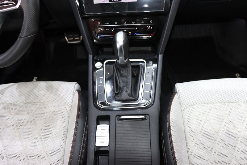 大众 迈腾 2023款 200万辆纪念版 330TSI DSG豪华型