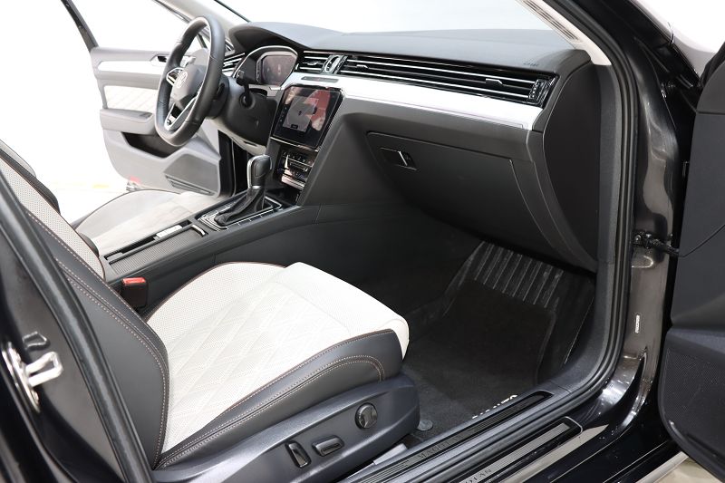 大众 迈腾 2023款 200万辆纪念版 330TSI DSG豪华型