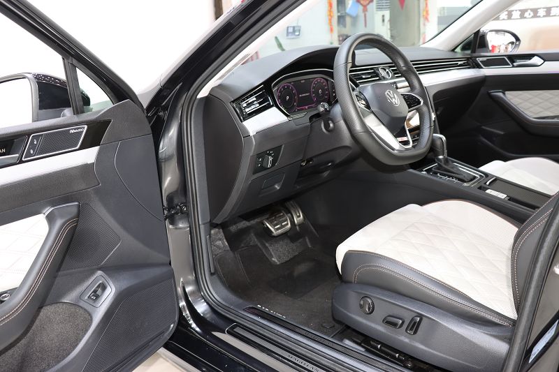 大众 迈腾 2023款 200万辆纪念版 330TSI DSG豪华型