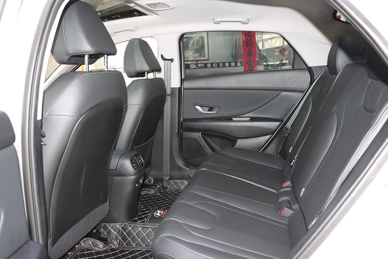 现代 伊兰特 2022款 1.5L CVT GLX精英版