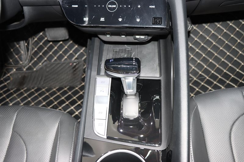 现代 伊兰特 2022款 1.5L CVT GLX精英版