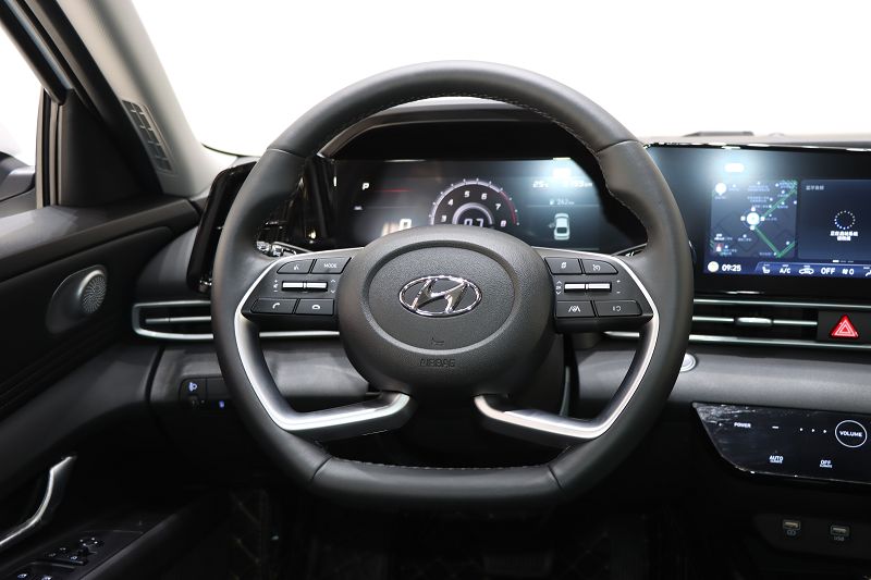 现代 伊兰特 2022款 1.5L CVT GLX精英版