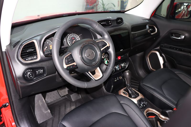 吉普Jeep 自由侠 2017款 180T 自动高能版
