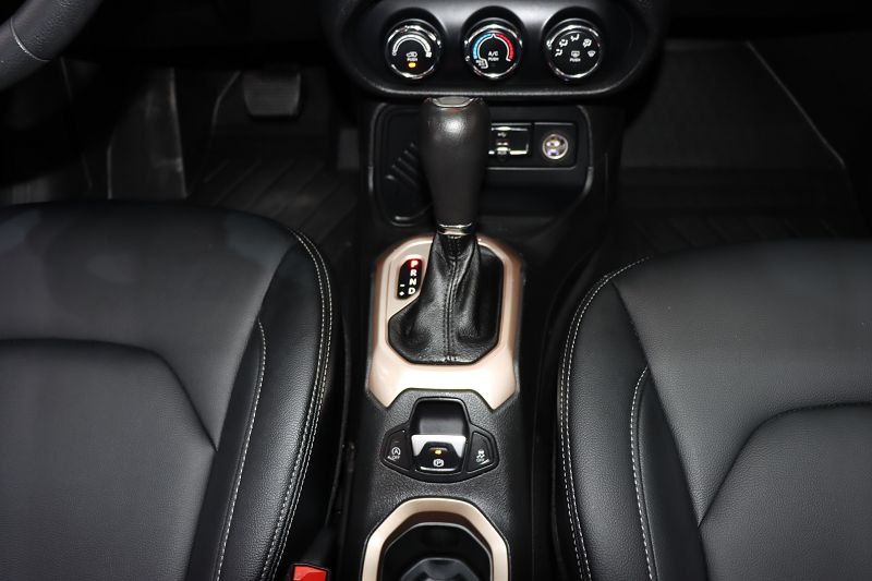 吉普Jeep 自由侠 2017款 180T 自动高能版