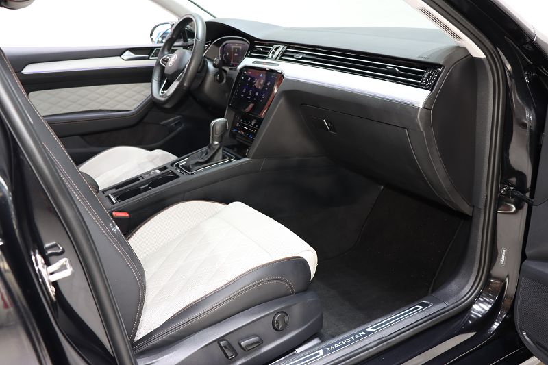 大众 迈腾 2023款 200万辆纪念版 330TSI DSG豪华型