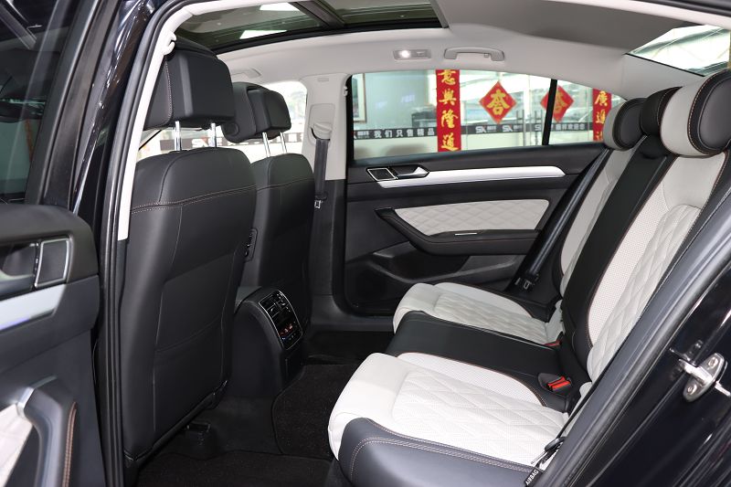大众 迈腾 2023款 200万辆纪念版 330TSI DSG豪华型
