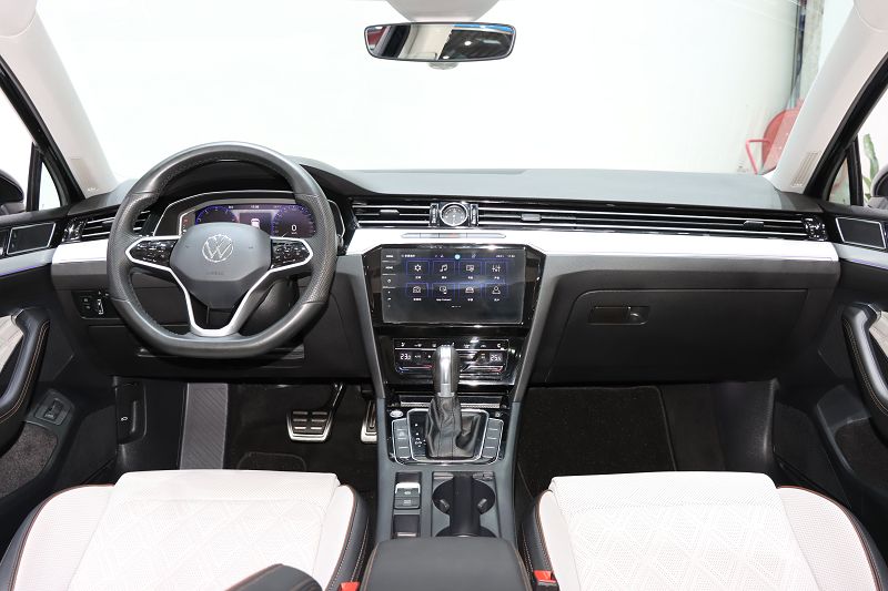 大众 迈腾 2023款 200万辆纪念版 330TSI DSG豪华型